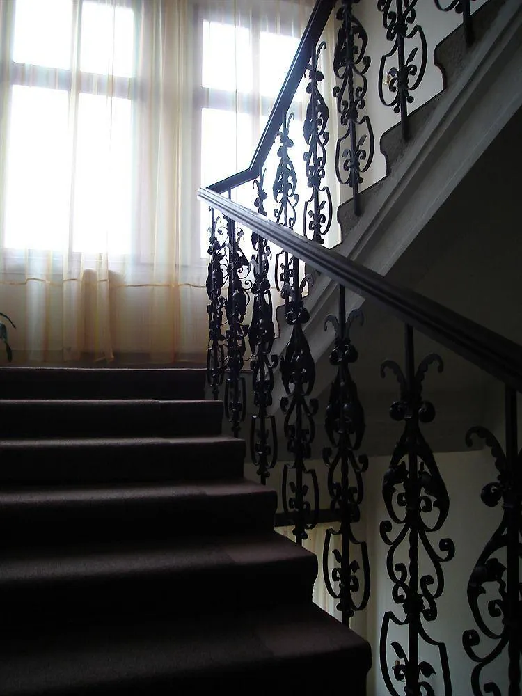 Hotel Bily Kun Karlovy Vary 3*,  Csehország